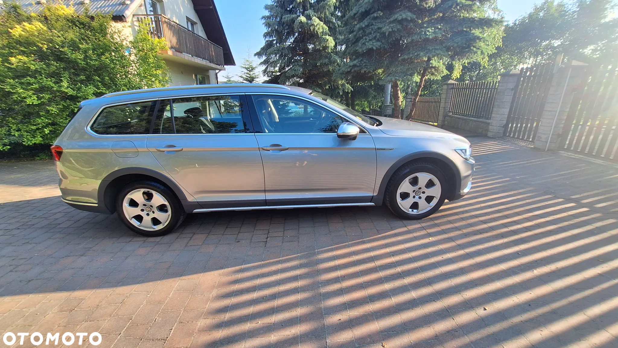 Volkswagen Passat Variant 2.0 TDI SCR DSG 4Motion Elegance - 4