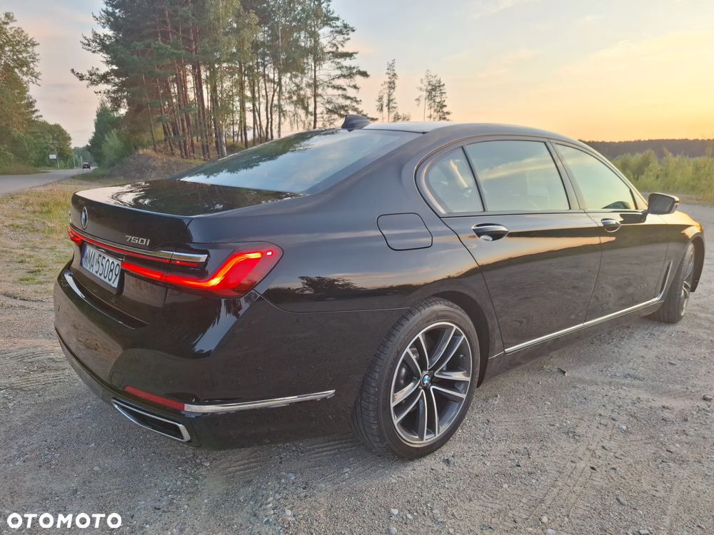 BMW Seria 7 750Li xDrive - 14