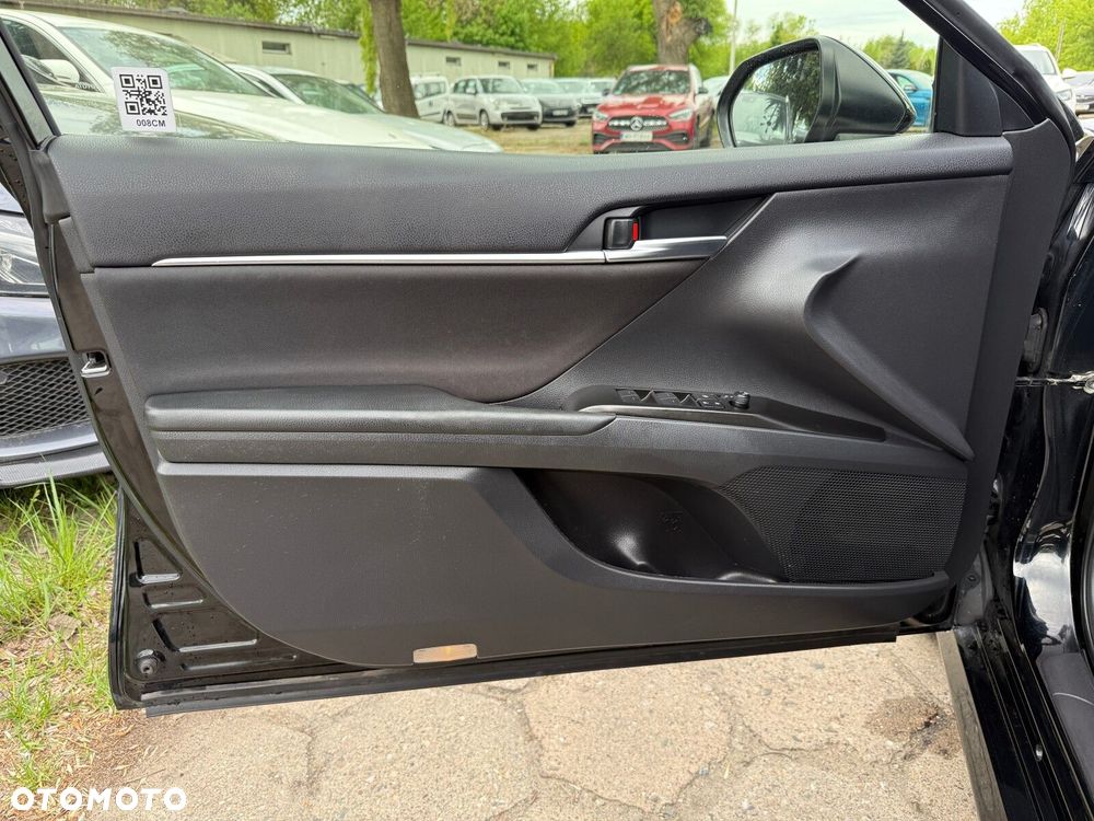 Toyota Camry - 19