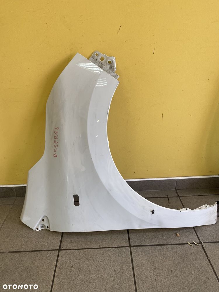 Renault Express 21- Błotnik przedni prawy. - 1