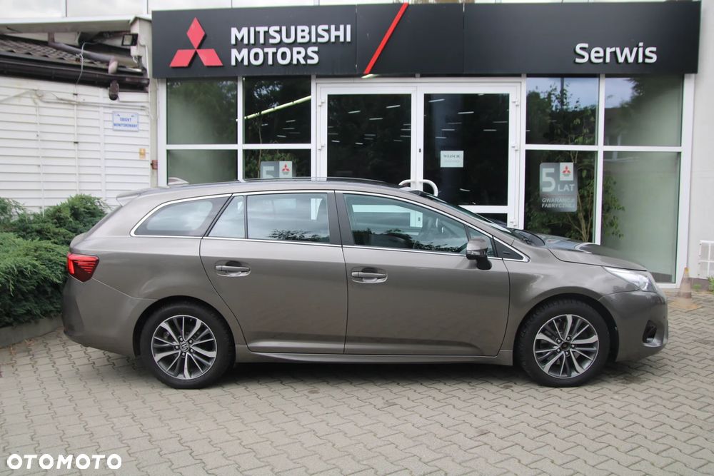 Toyota Avensis 2.0 D-4D Premium - 1