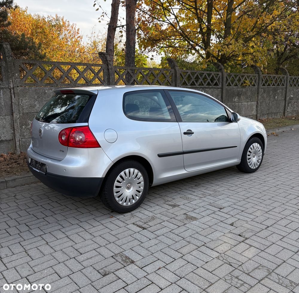 Volkswagen Golf - 5