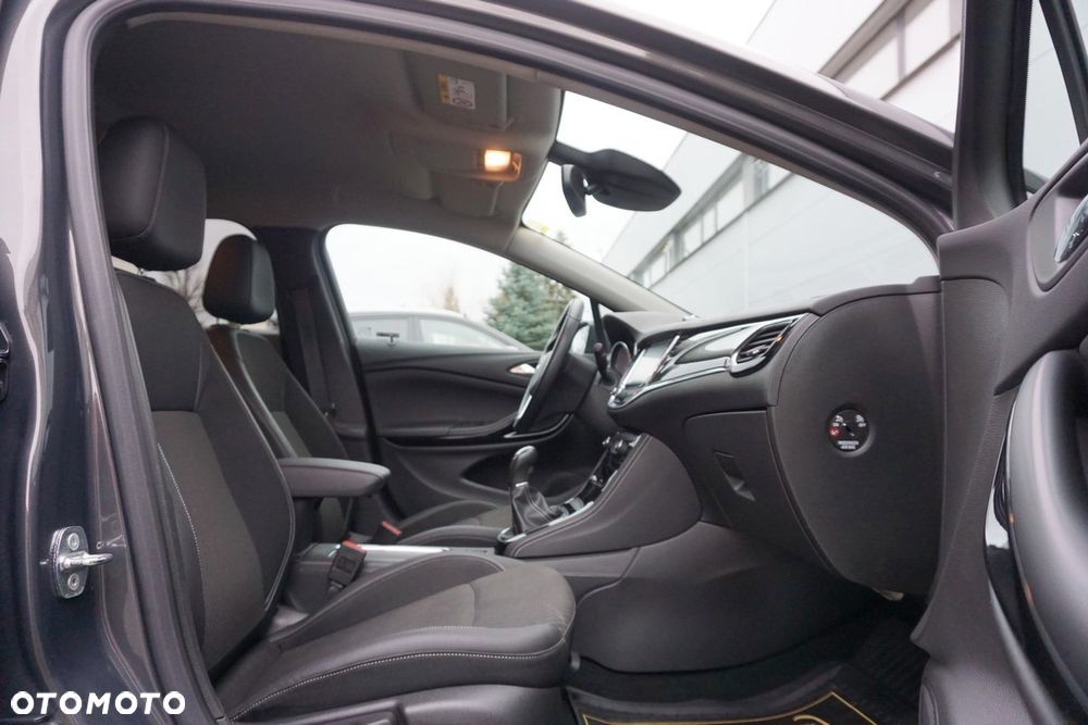 Opel Astra 1.4 Turbo Cosmo - 35