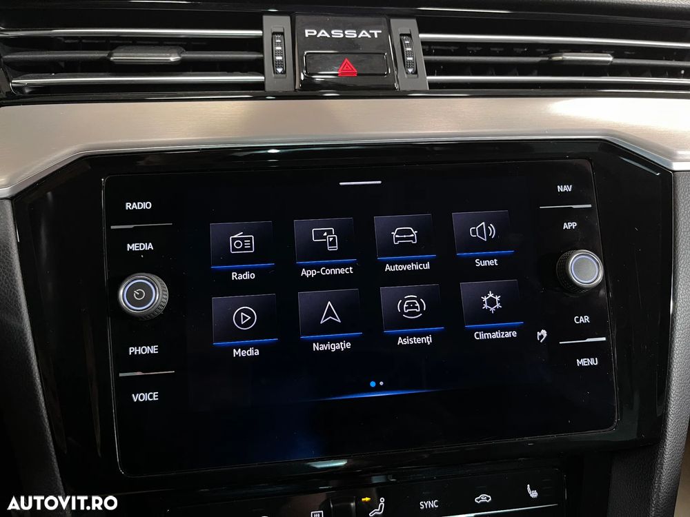 Volkswagen Passat 2.0 TDI DSG Highline - 18