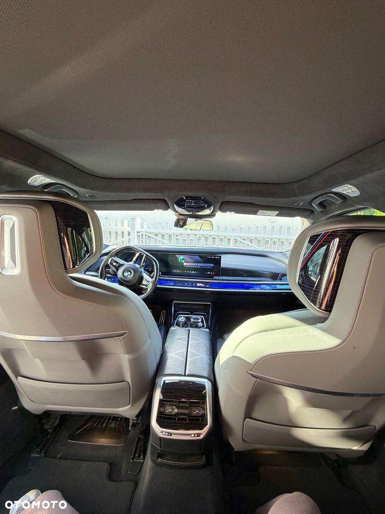 BMW Seria 7 - 23