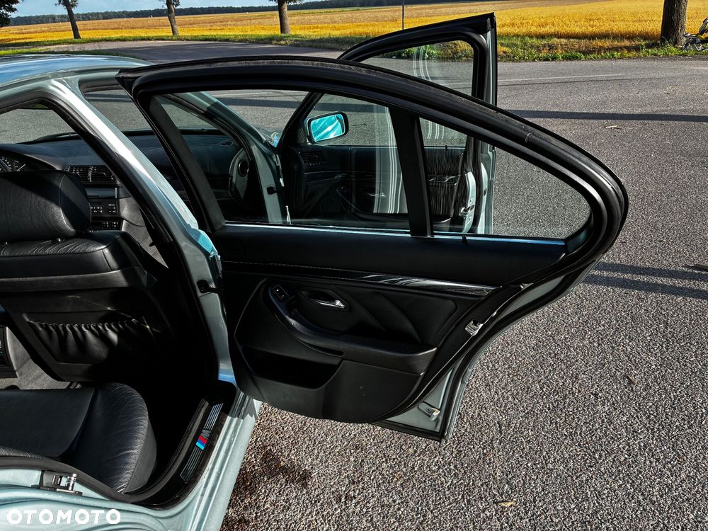 BMW Seria 5 - 12