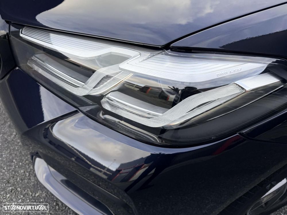BMW 520 e Pack M - 12