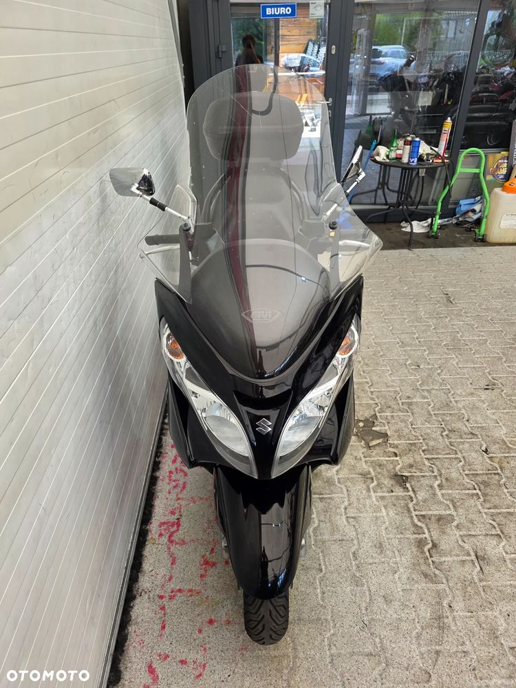 Suzuki Burgman - 21
