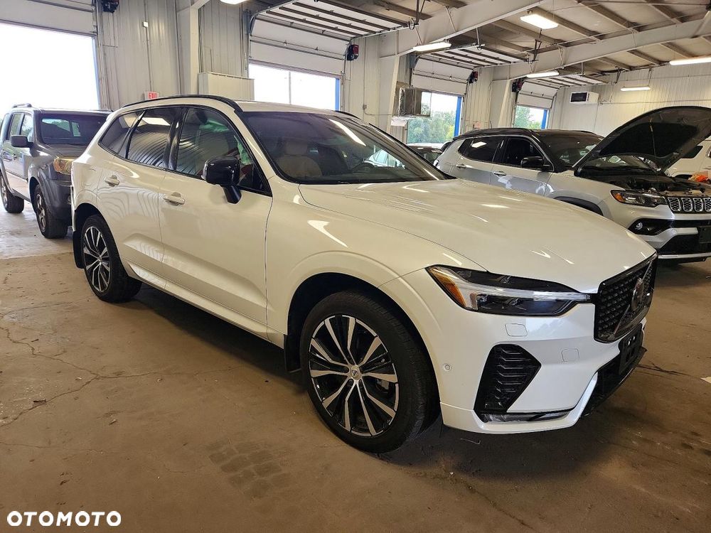 Volvo XC 60 B5 B AWD Momentum - 5