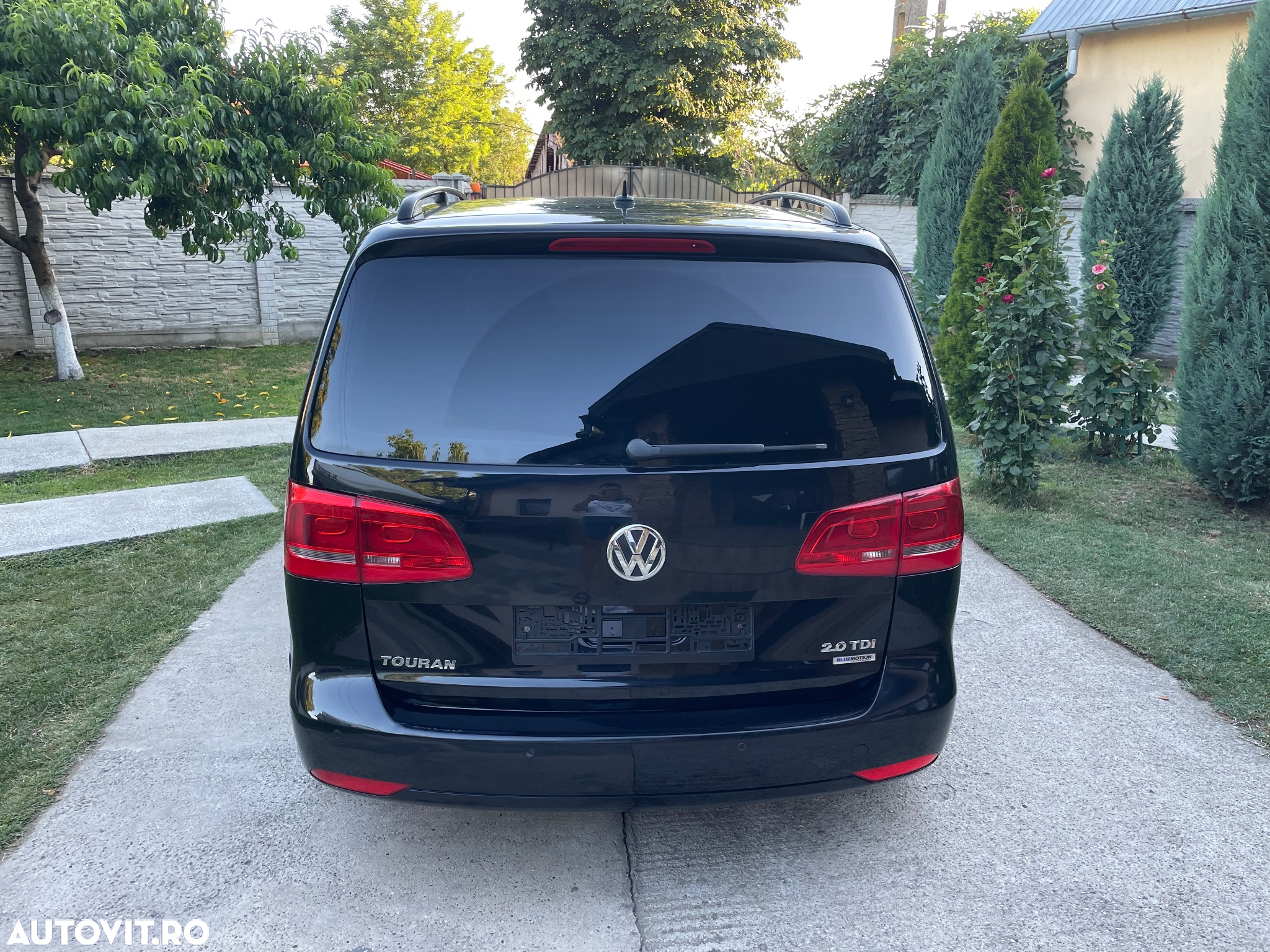 Volkswagen Touran - 11