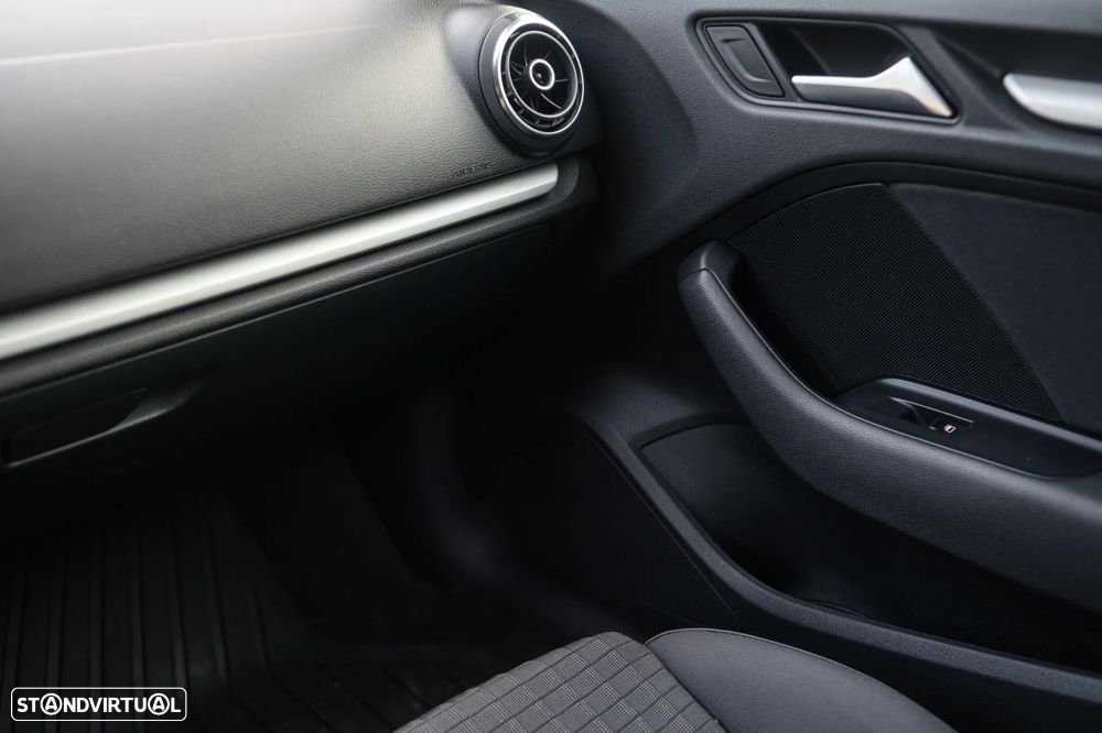 Audi A3 Sportback 1.6 TDI S-line - 34