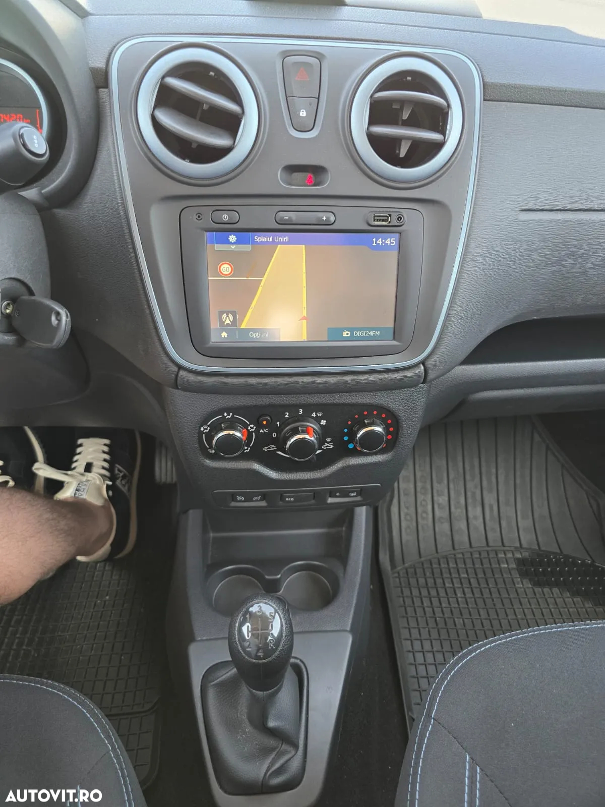 Dacia Lodgy 1.2 TCe 115 CP Stepway - 23