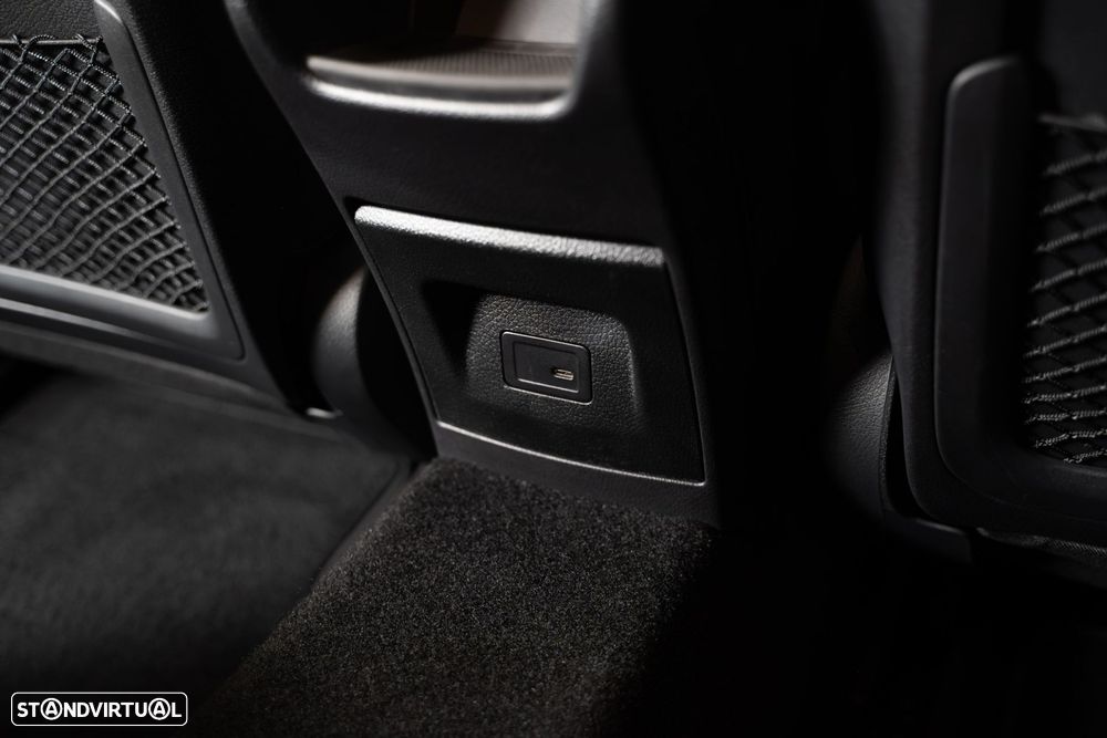 Mercedes-Benz A 250 e 8G-DCT AMG Line - 39