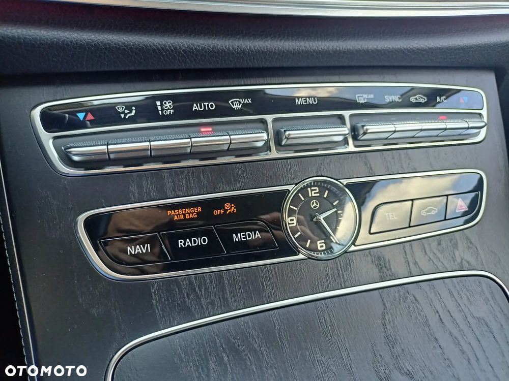 Mercedes-Benz Klasa E 220 d Coupe 9G-TRONIC Avantgarde - 19