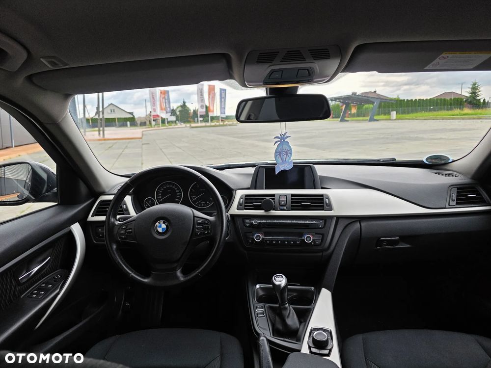 BMW Seria 3 318d Sport Line - 5