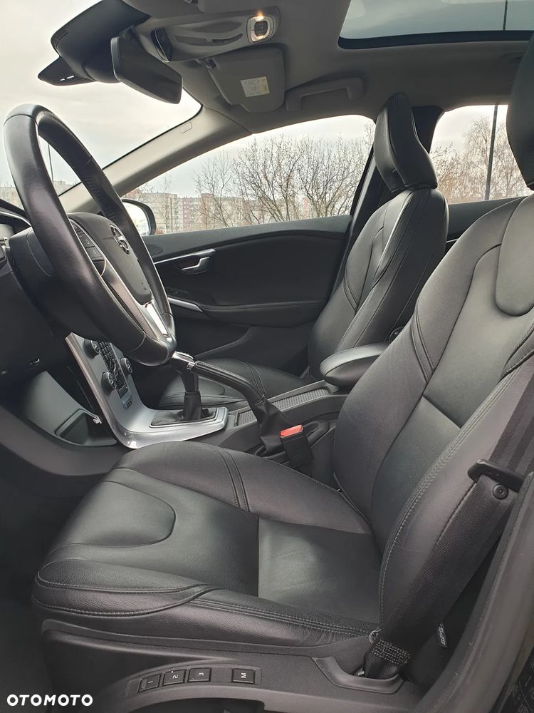 Volvo V40 D3 Inscription - 6