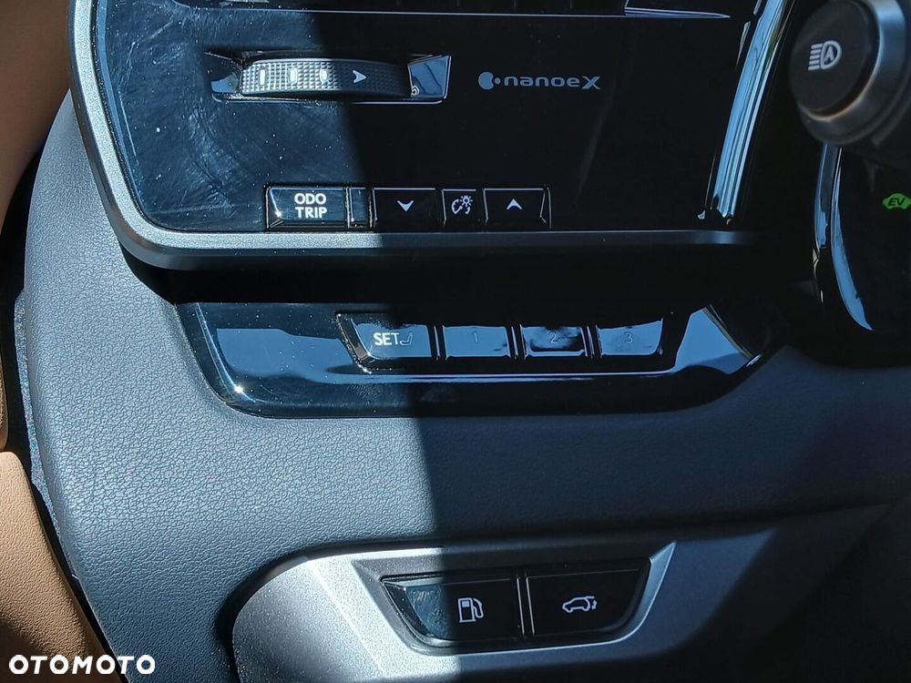 Lexus RX 450h+ Prestige - 38