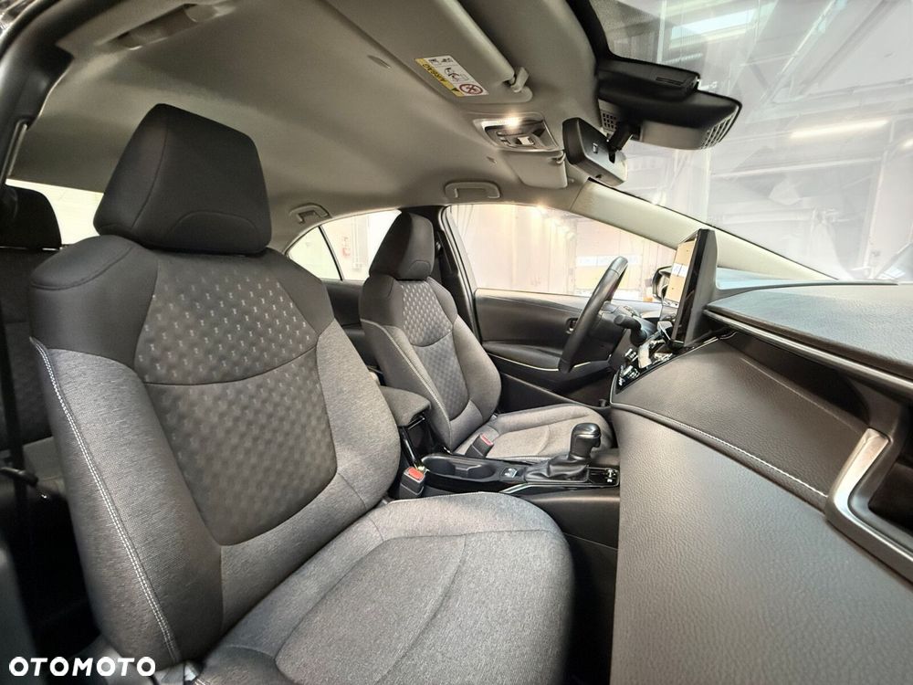 Toyota Corolla 1.8 Hybrid Comfort - 23