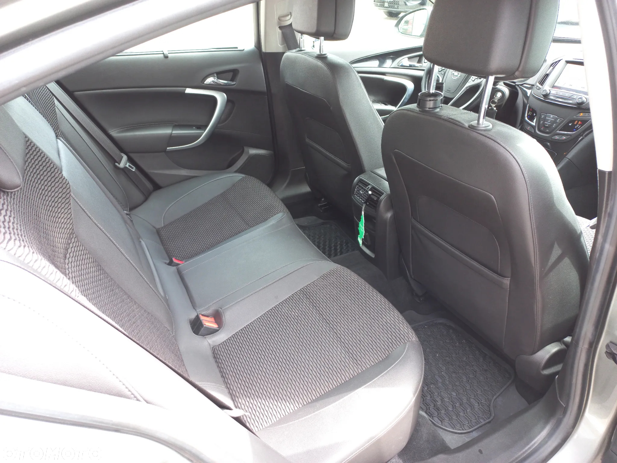 Opel Insignia 1.6 T Cosmo - 13