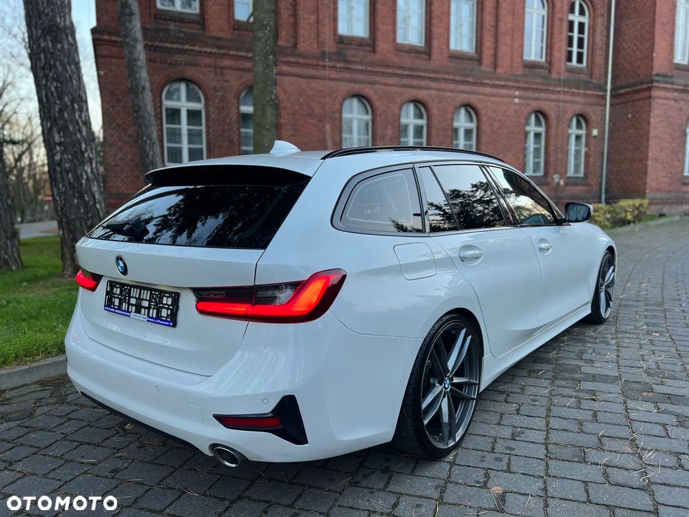 BMW Seria 3 320d Sport Line Shadow - 22