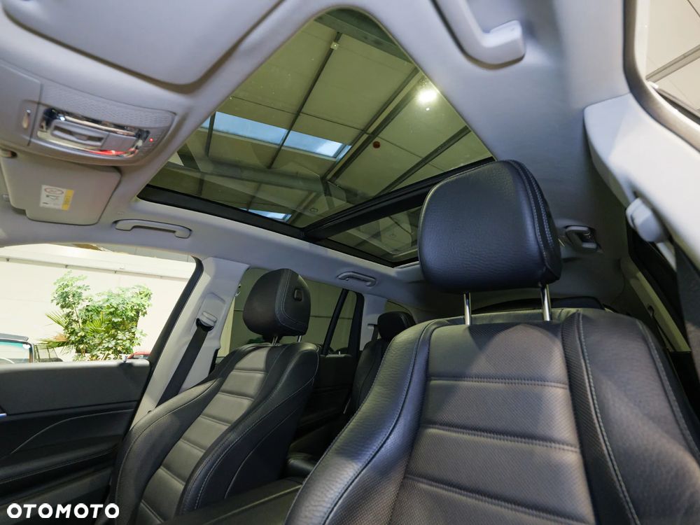 Mercedes-Benz GLS - 37