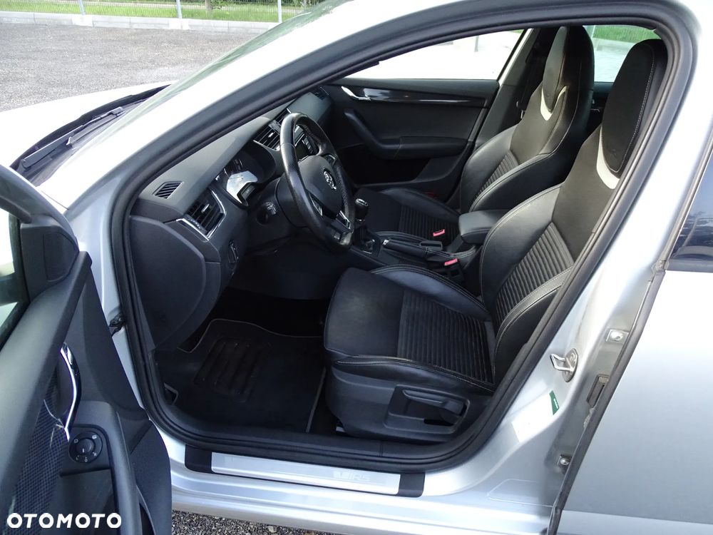 Skoda Octavia 2.0 TDI RS - 29