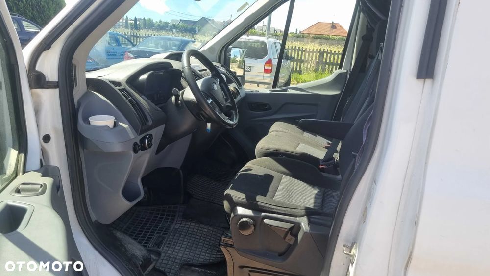 Ford Transit - 12