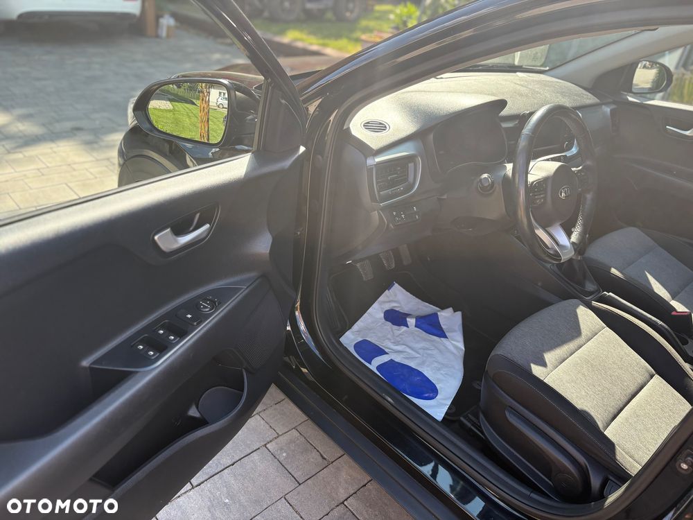 Kia Stonic - 24