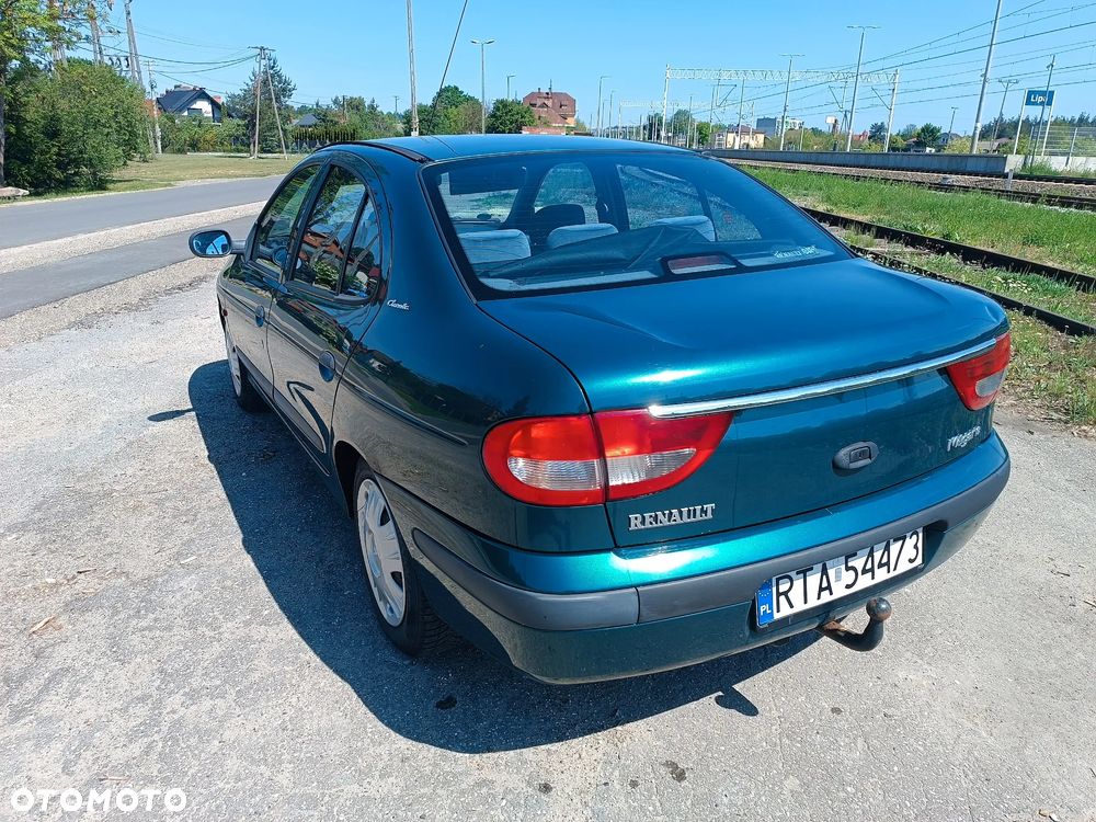 Renault Megane 1.4 RN 16V - 4