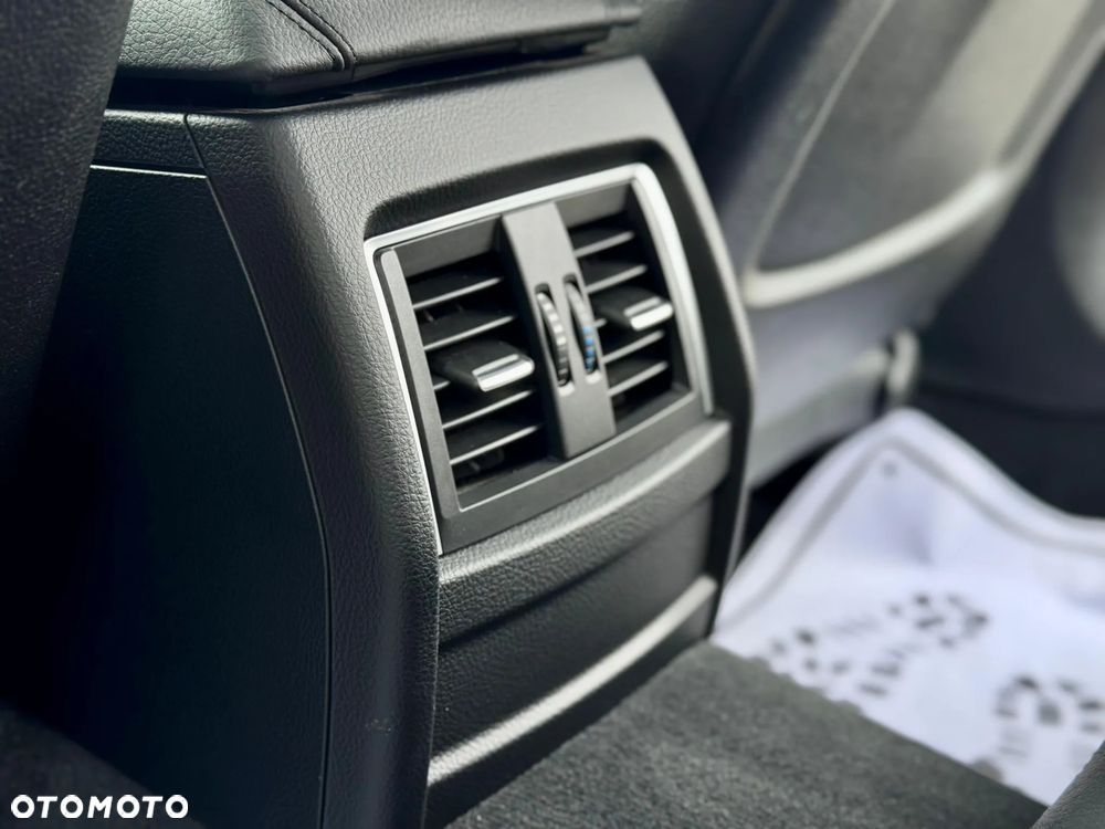 BMW Seria 3 328i - 30