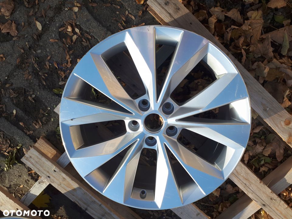 ORYG. SKODA SUPERB 3V0 18 NOWA 8J