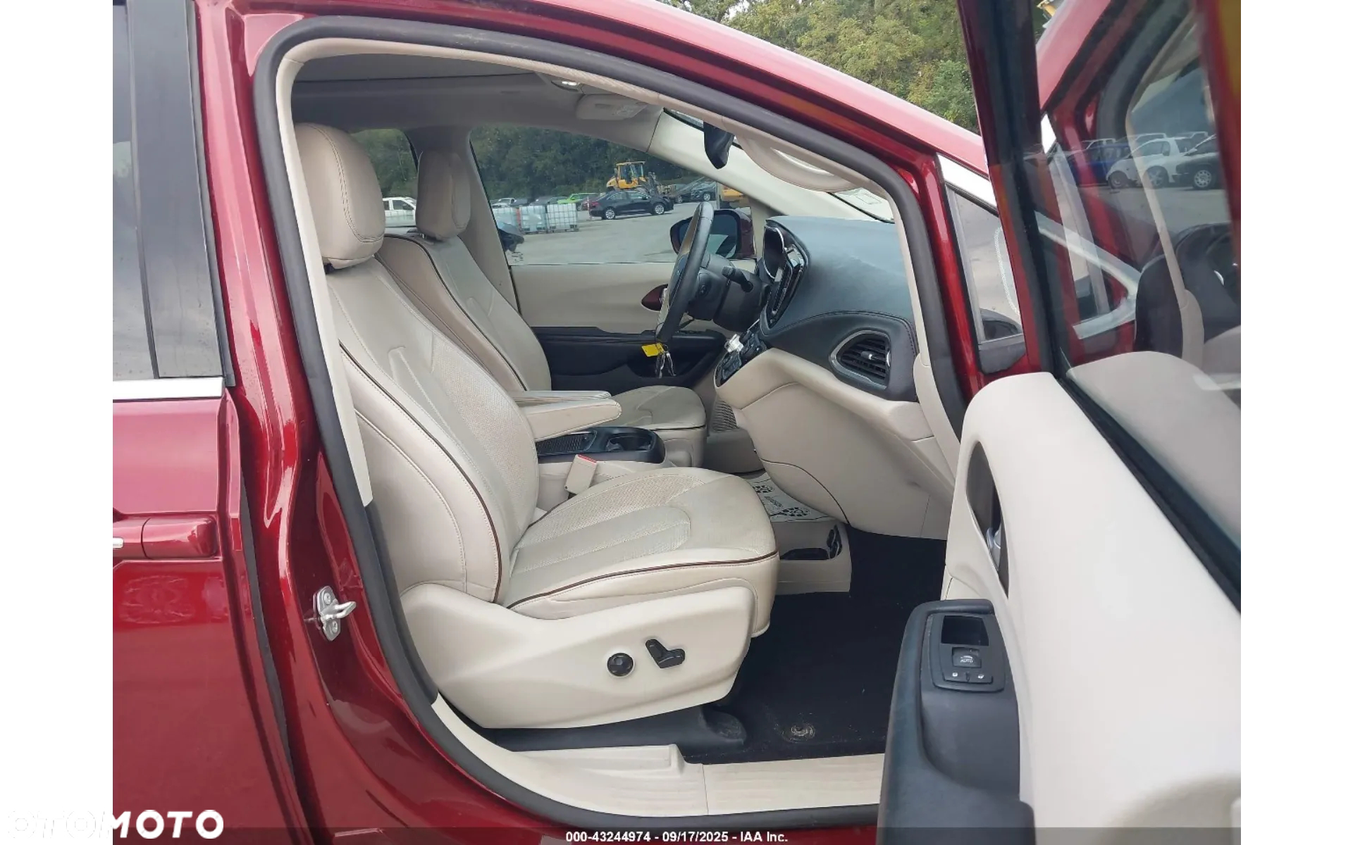 Chrysler Pacifica - 10