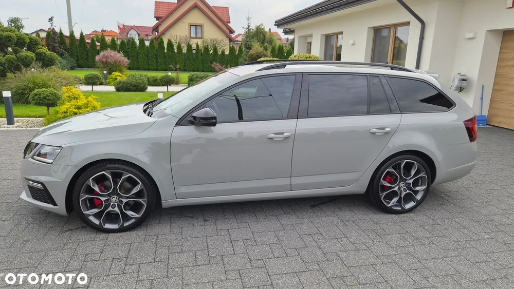 Skoda Octavia 2.0 TDI DSG RS - 33