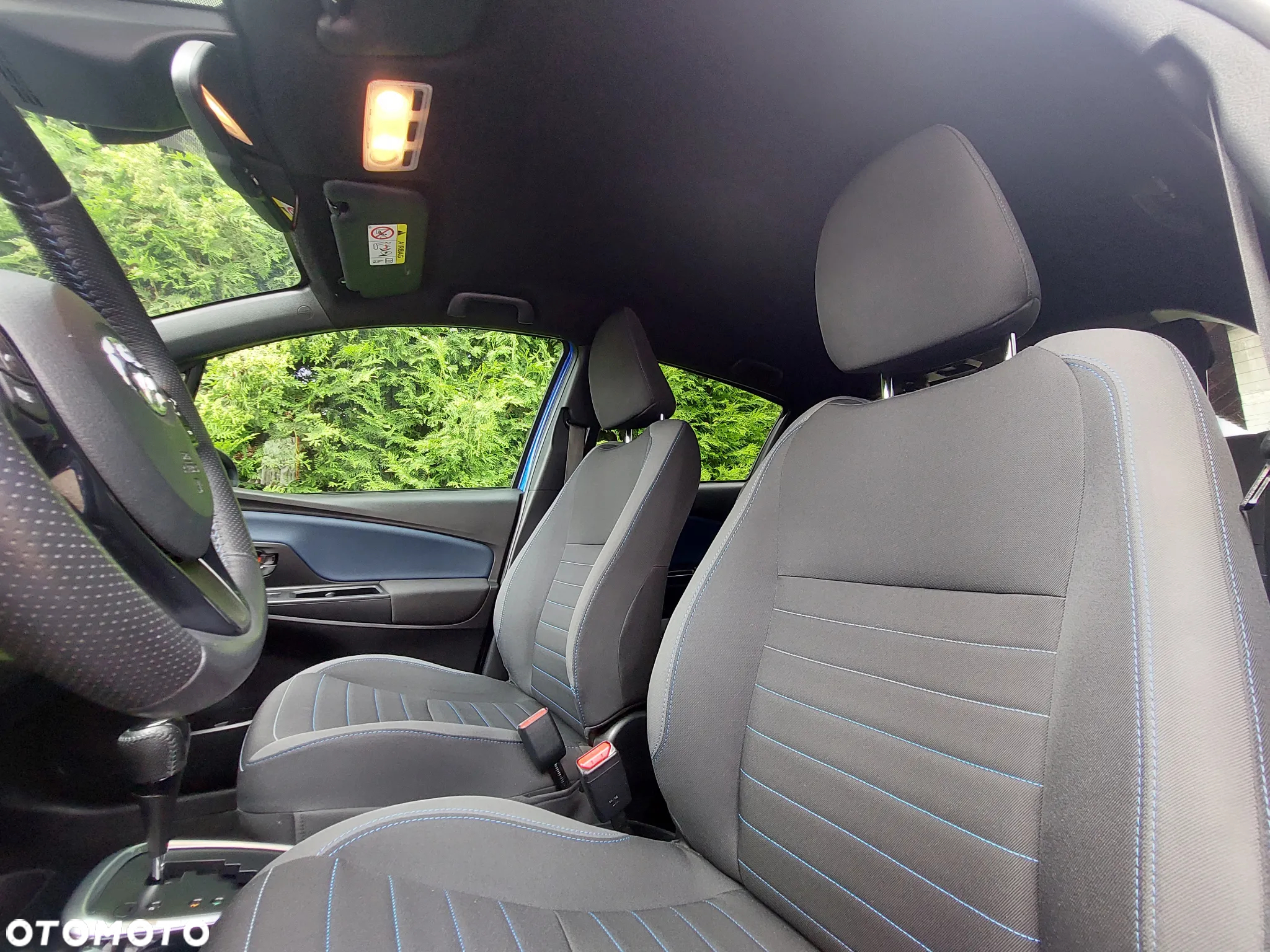 Toyota Yaris Hybrid 100 Selection - 22