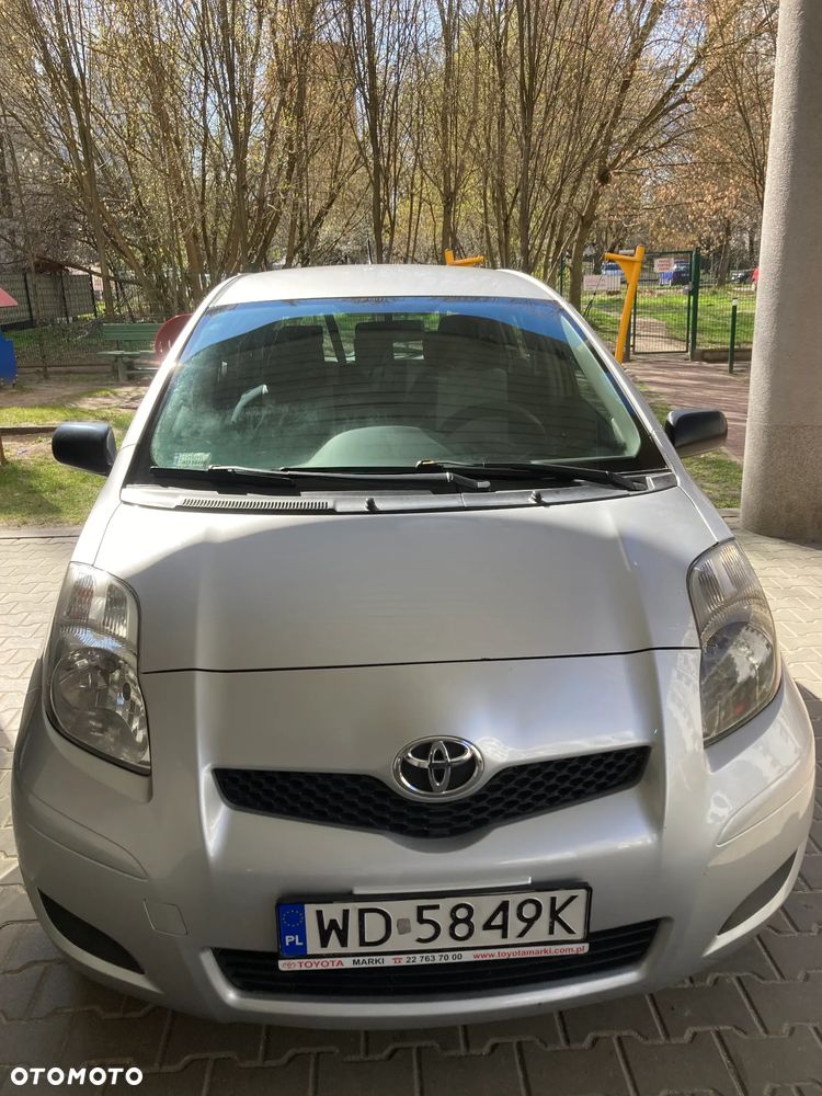Toyota Yaris - 10