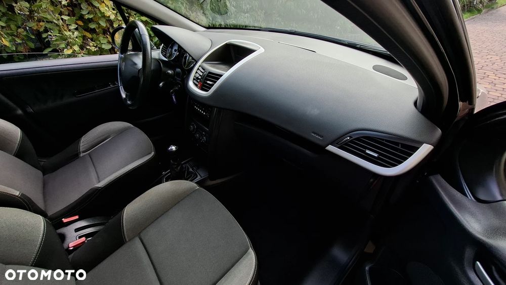 Peugeot 207 1.4 16V Sporty - 19