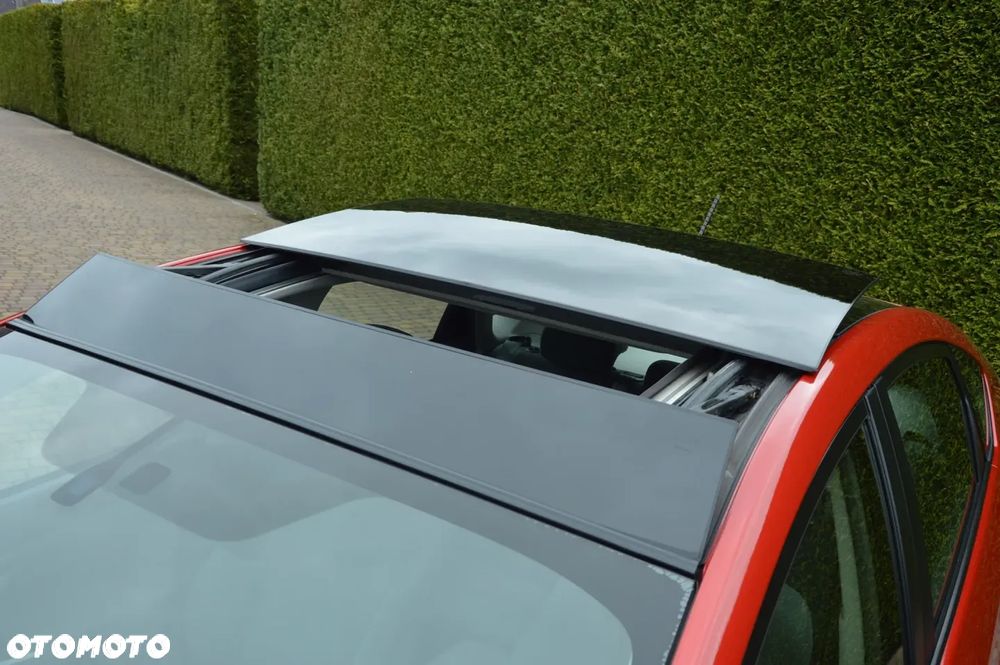 Toyota Prius (Hybrid) Life - 24