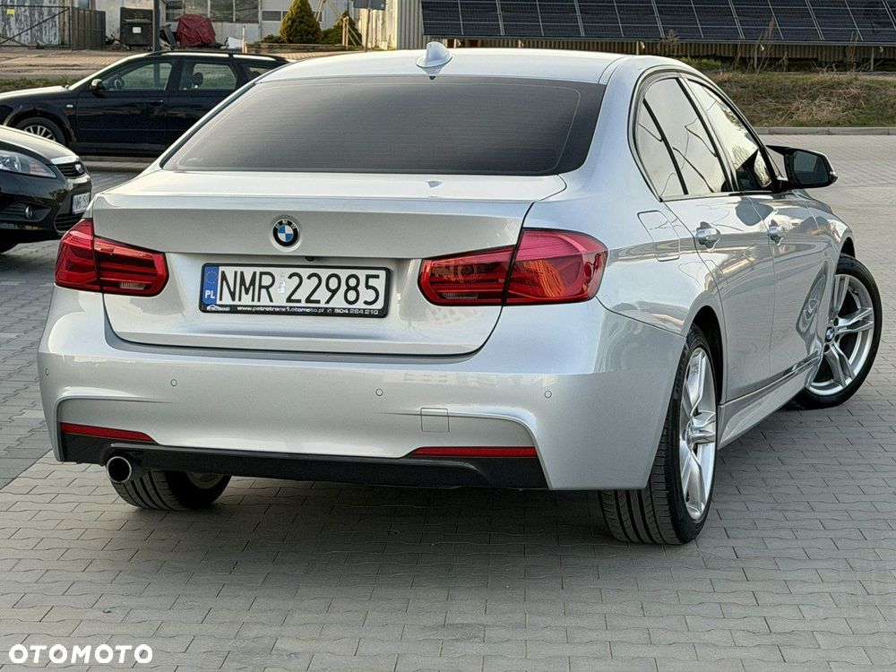 BMW Seria 3 318d M Sport - 12