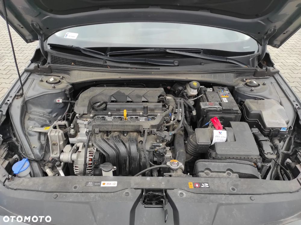 Hyundai Elantra - 10
