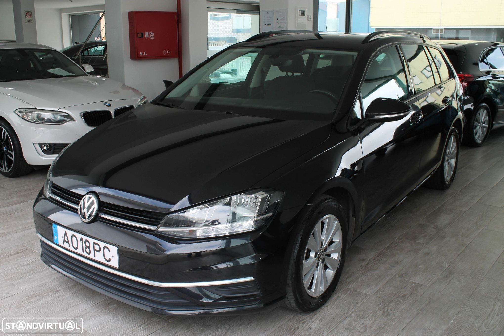 VW Golf Variant 1.6 TDi Confortline DSG - 2
