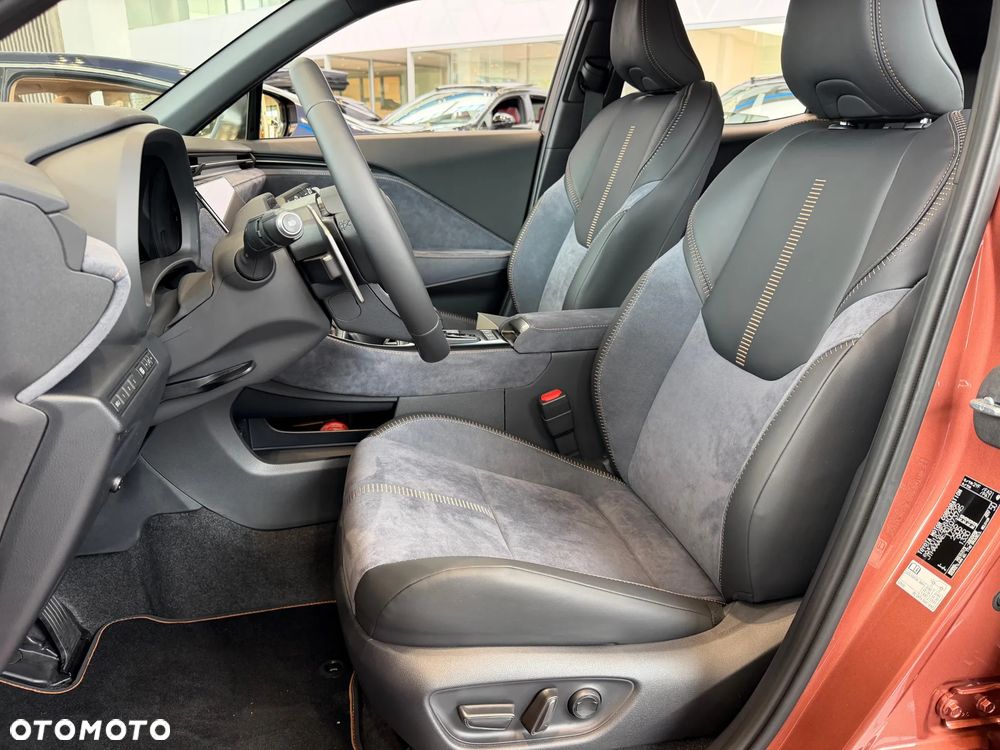 Lexus LBX 1.5 Hybrid Cool - 8