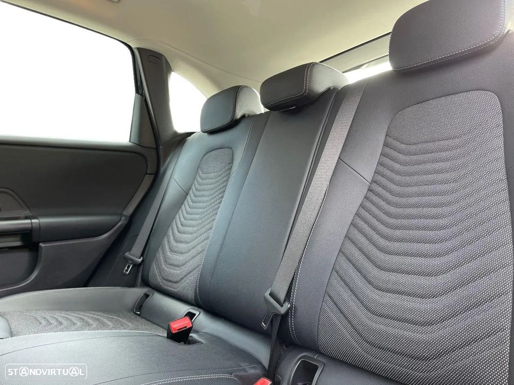 Mercedes-Benz B 180 d - 15