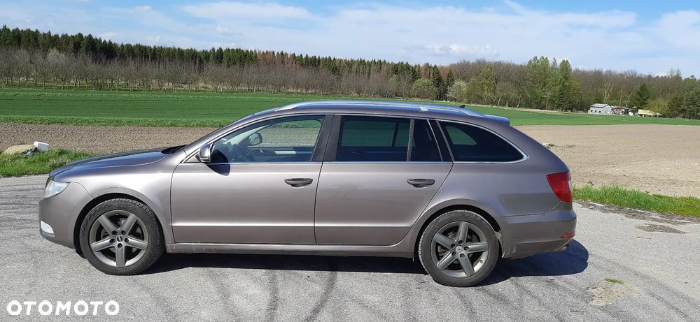 Skoda Superb 2.0 TDI Ambition - 2