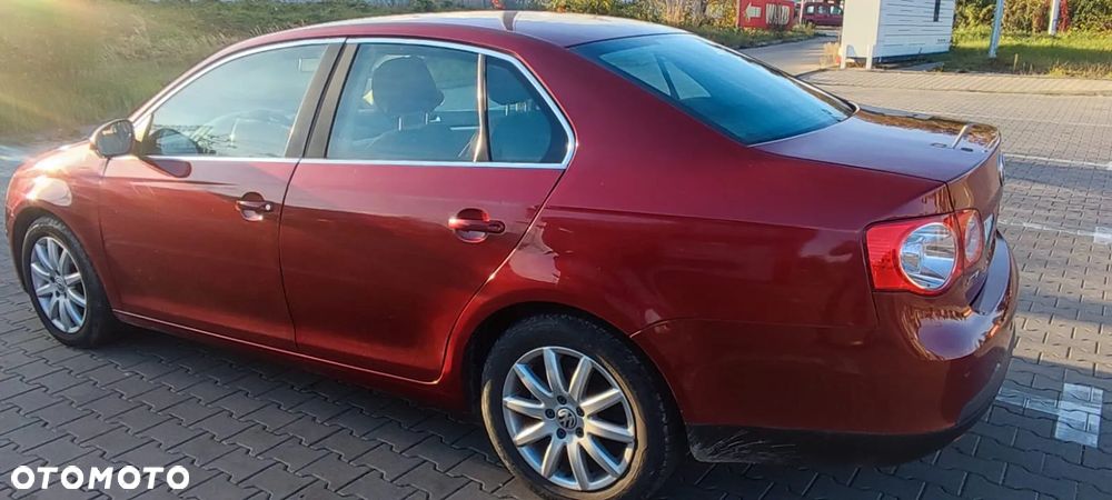 Volkswagen Jetta 1.4 TSI Comfortline - 4