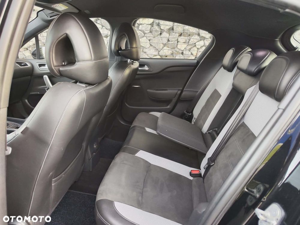 Citroën DS4 PureTech 130 Stop&Start SoChic - 24