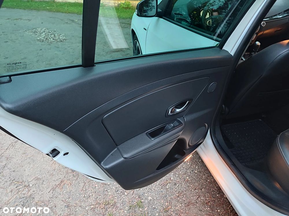 Renault Megane ver-1-6-dci-bose - 17