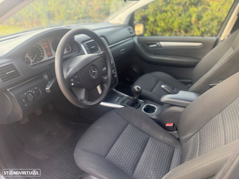 Mercedes-Benz B 180 CDi - 9