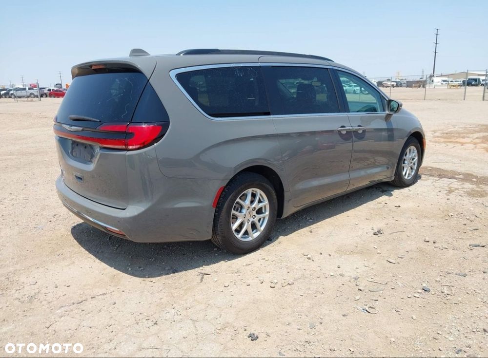 Chrysler Pacifica - 7