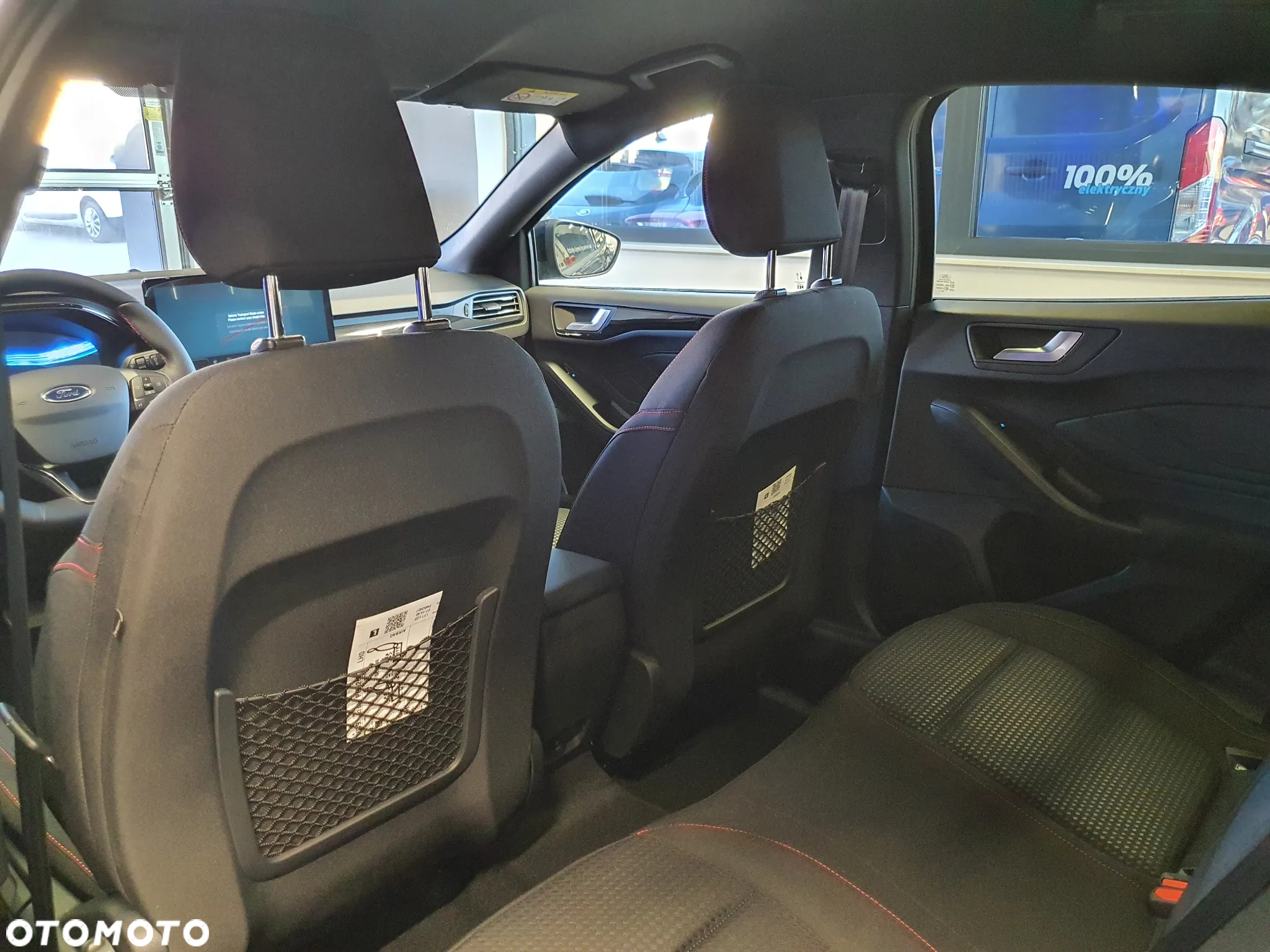 Ford Focus 1.0 EcoBoost mHEV ST-Line X - 13