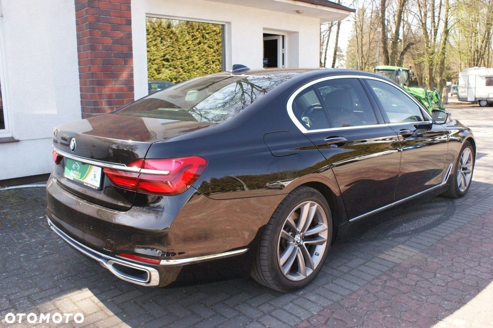 BMW Seria 7 - 12